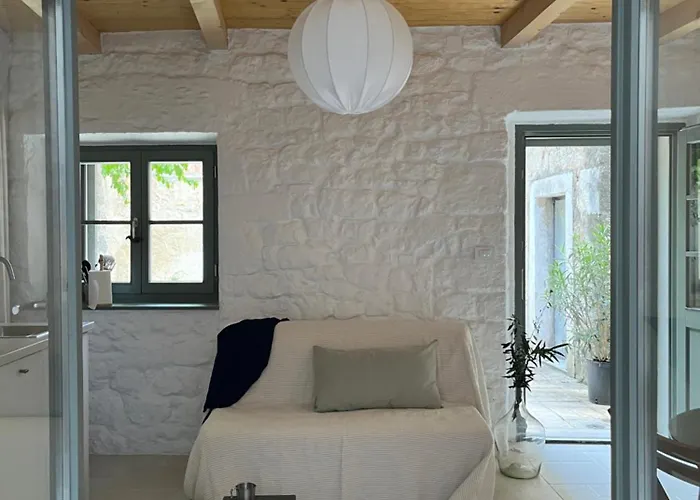 Stonehouse Zrmanja דירה *
