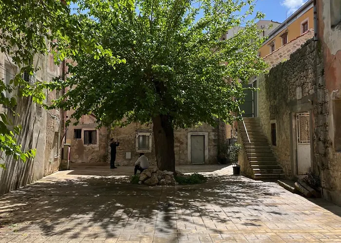 Stonehouse Zrmanja דירה *