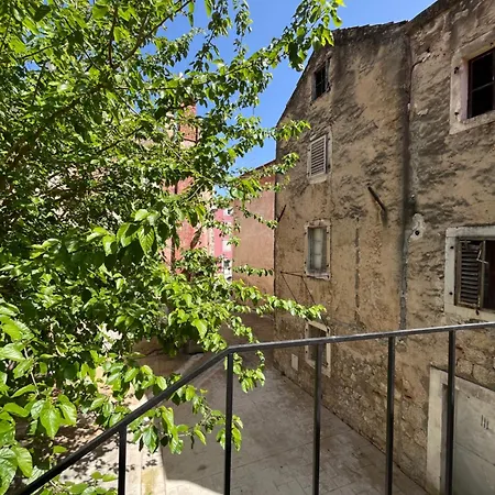 Apartment Stonehouse Zrmanja