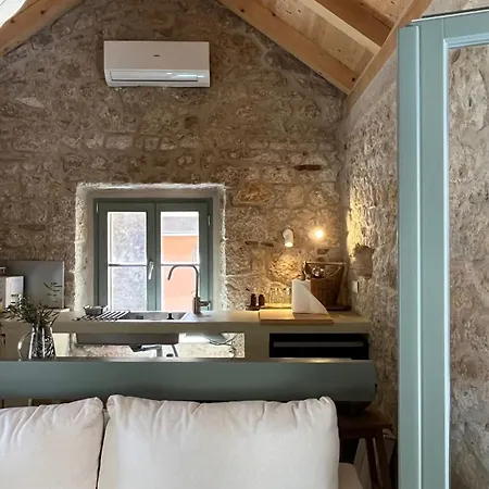 Stonehouse Zrmanja * Obrovac