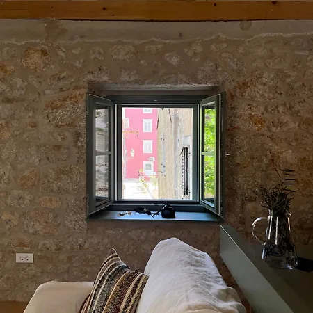 Stonehouse Zrmanja * Obrovac