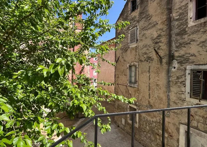 Апартаменты Stonehouse Zrmanja