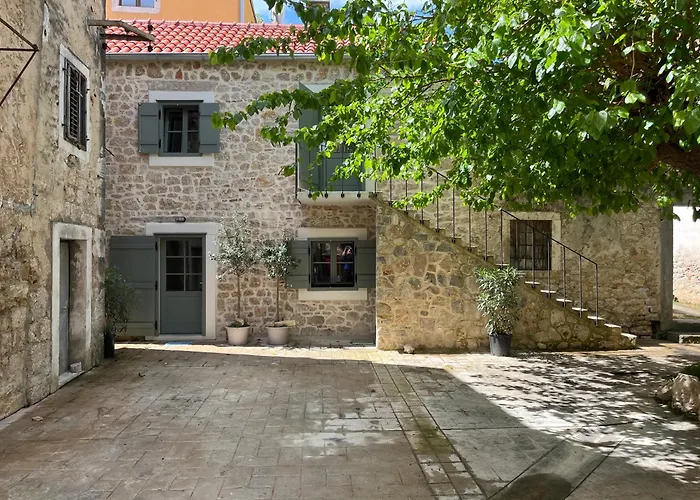 Апартаменты Stonehouse Zrmanja *